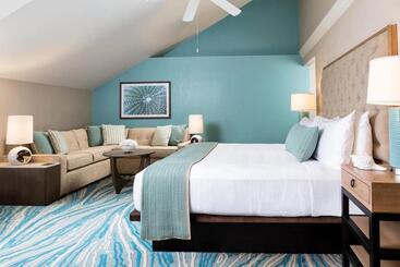 Opal Key Resort & Marina