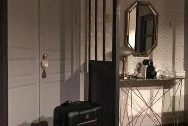 تختخواب و صبحانه Suite La Pérouse