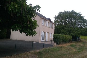 کلبه Gite La Tribu D Asato Proche Zoo De Beauval