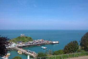 ツーリストアパートメント Verity And Ilfracombe Harbour View