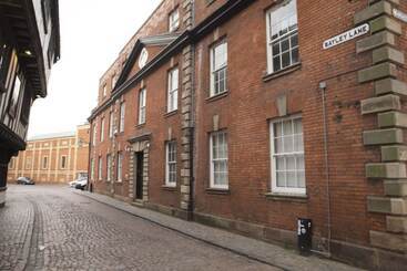 ツーリストアパートメント Old County Court