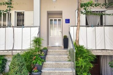 آپارتمانهای توریستها Apartmani Bernarda