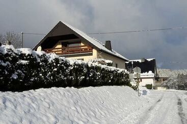 ツーリストアパートメント Zur Schönen Aussicht