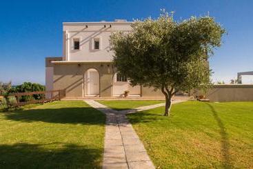 Villa Kivotos