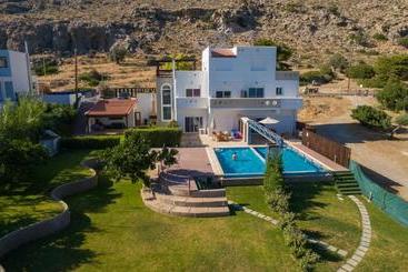 Villa Kivotos