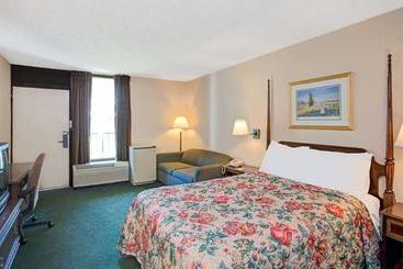 ホテル Days Inn Cornelius Lake Norman