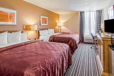 酒店 Econo Lodge Inn & Suites