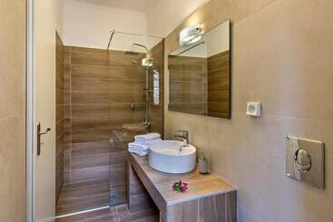 آپارتمانهای توریستها Aloni Villas Sea View