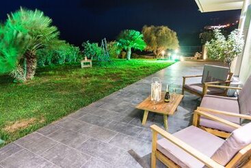 דירות לתיירים Villa Constandinos