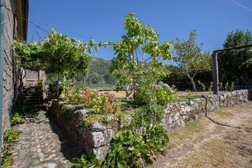 Liiiving Caminha Riverfront Garden Villa