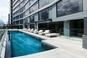 דירות לתיירים Modern Designers Pad By Serain Residences