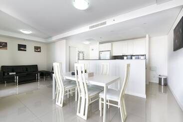 דירה Penthouse Near Airport & Cbd