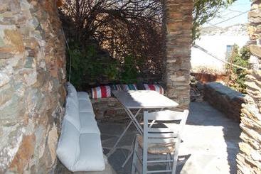 کلبه Hidesign Athens Traditional Stone House In Kea