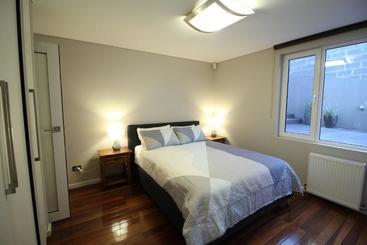 Sunny 3 Bedroom Apartment In Sandy Bay
