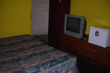 Hollywood Motel