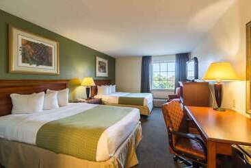 ホテル Quality Inn & Suites Conference Center