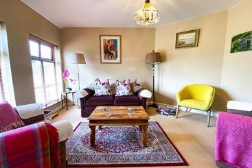 پانسیون Daly S House