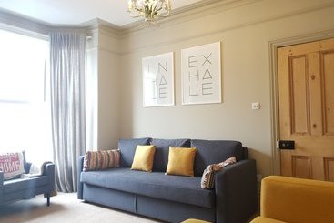 شقق خاصة سياحية Time & Tide Town House