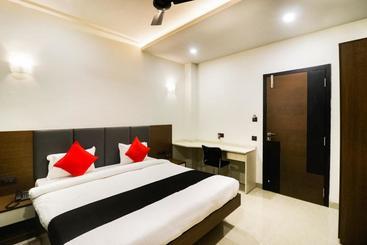 هتل Capital O 28650 Nikhil Regency