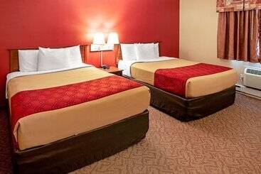 فندق Econo Lodge On The Bay