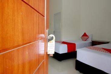 هتل Oyo 739 Residence Si Kancil