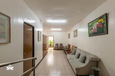 هتل Zen Rooms Jj S Seafood Tagbilaran