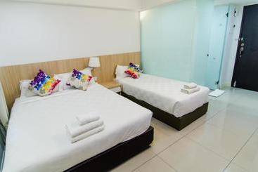 هتل Lumut Waterfront Apartment
