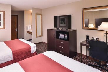 هتل Baymont By Wyndham Sioux Falls North,i 29,russell St, Airport
