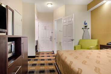 בית מלון כפרי Quality Inn Pooler   Savannah I 95