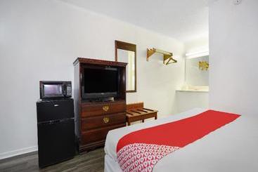 فندق على الطريق Oyo Hotel Calhoun Ga I-75 & Us-41 Hwy