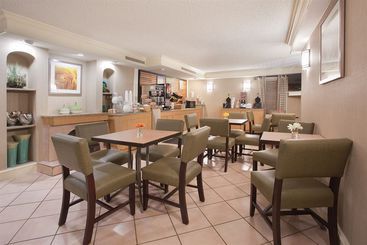 هتل La Quinta Inn By Wyndham Denver Central