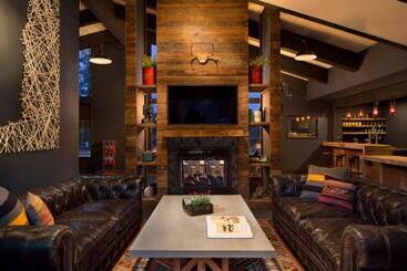 汽车旅馆  Basecamp Tahoe City