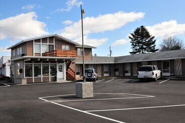 モーテル Budget Host Inn Iron Mountain
