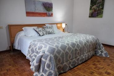 ペンション Garden Lodge Hostal Evencio