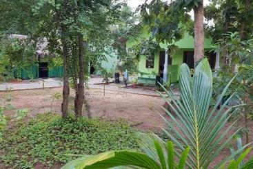 هتل Vimal Villa