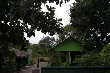 هتل Vimal Villa