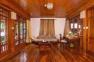 هتل Old Town Resort Phu Quoc