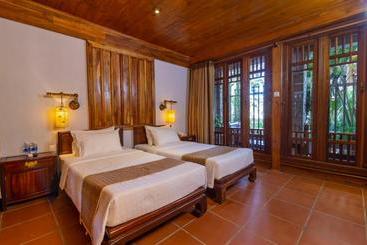 هتل Old Town Resort Phu Quoc
