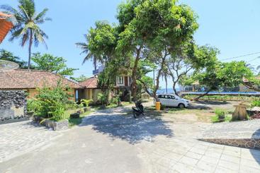 هتل Tara Bar & Resto Air Sanih