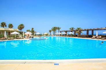 هتل Vuni Palace Luxury Resort & Beach & Casino