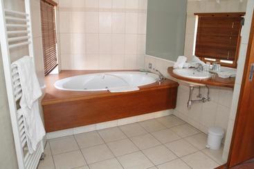 هتل Auberge Du Rempart