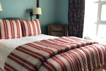 هتل Mary Prentiss Inn