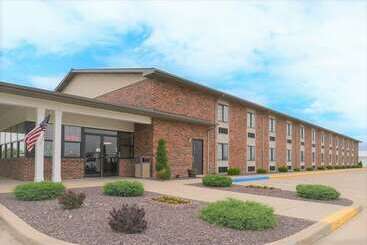 汽车旅馆  Fairbridge Inn Express, Monroe City