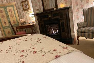 酒店 The Oaks Victorian Inn