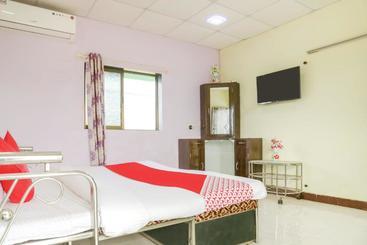 هتل Oyo 66401 Matoshree Garden Resort