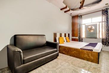 هتل Spot On 65515 Kanpur Deluxe