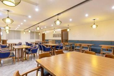 هتل Urba  · Shahe North Station Liuzhou