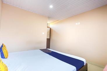 فندق Spot On 64968 Yem Pees