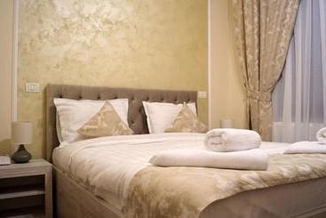 هتل Pensiunea Romeo Resort
