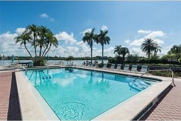 هتل Palm Bay Club